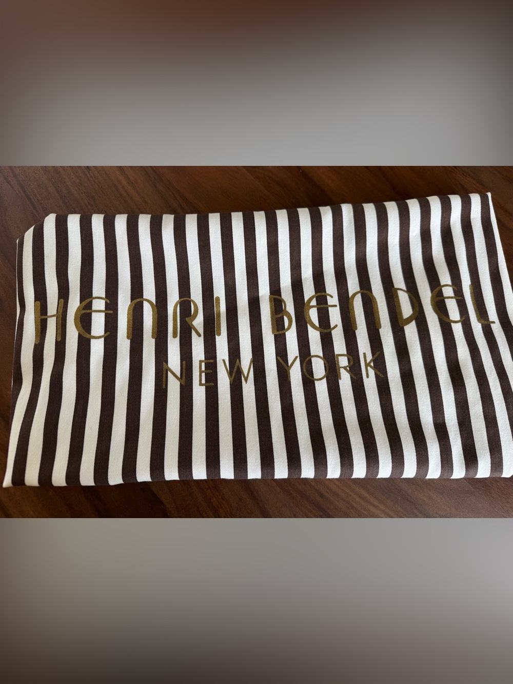 Henri Bendel Brown and White Vertical dust bag, travel bag - Picture 5 of 5